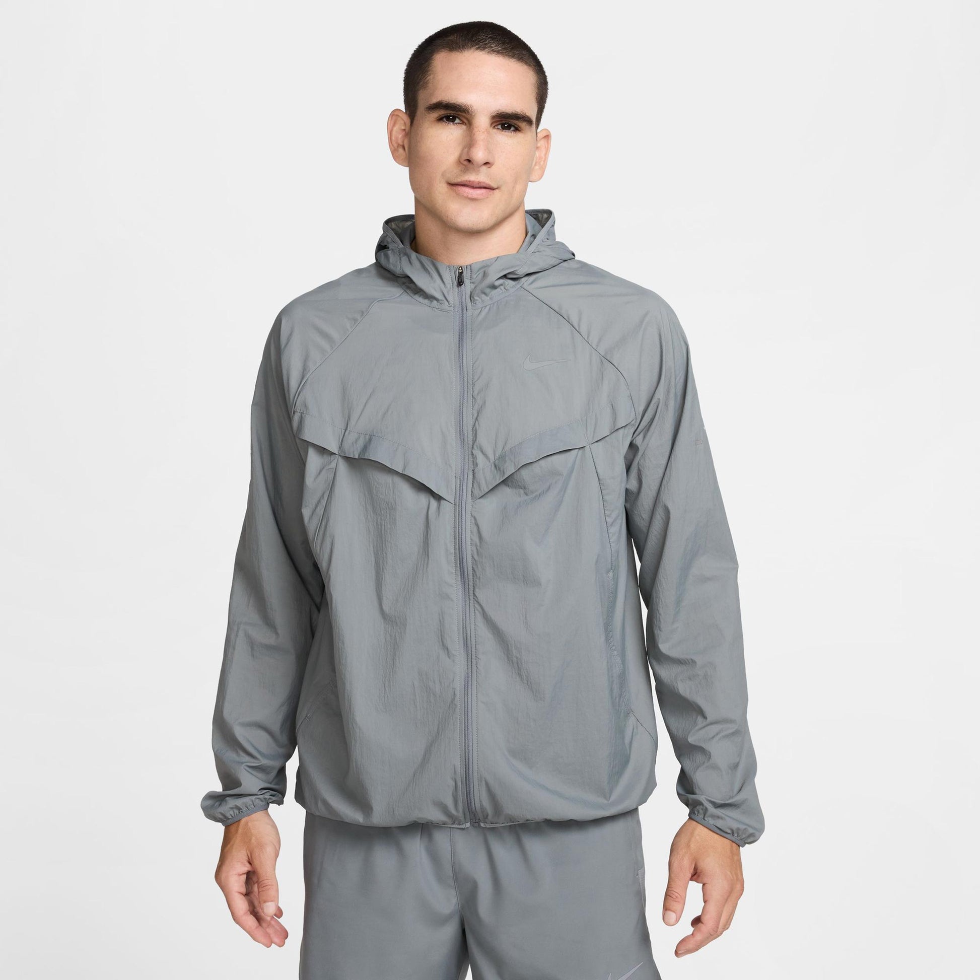 Nike Stride Běžecká bunda Muži - šedá, stříbrná