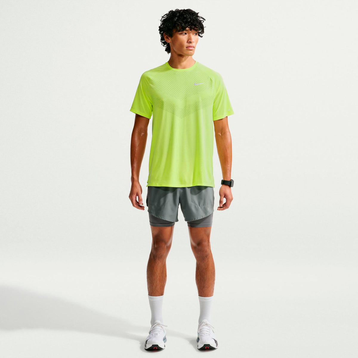 Nike Stride  Běžecké tričko Muži - citrónově žlutá, stříbrná