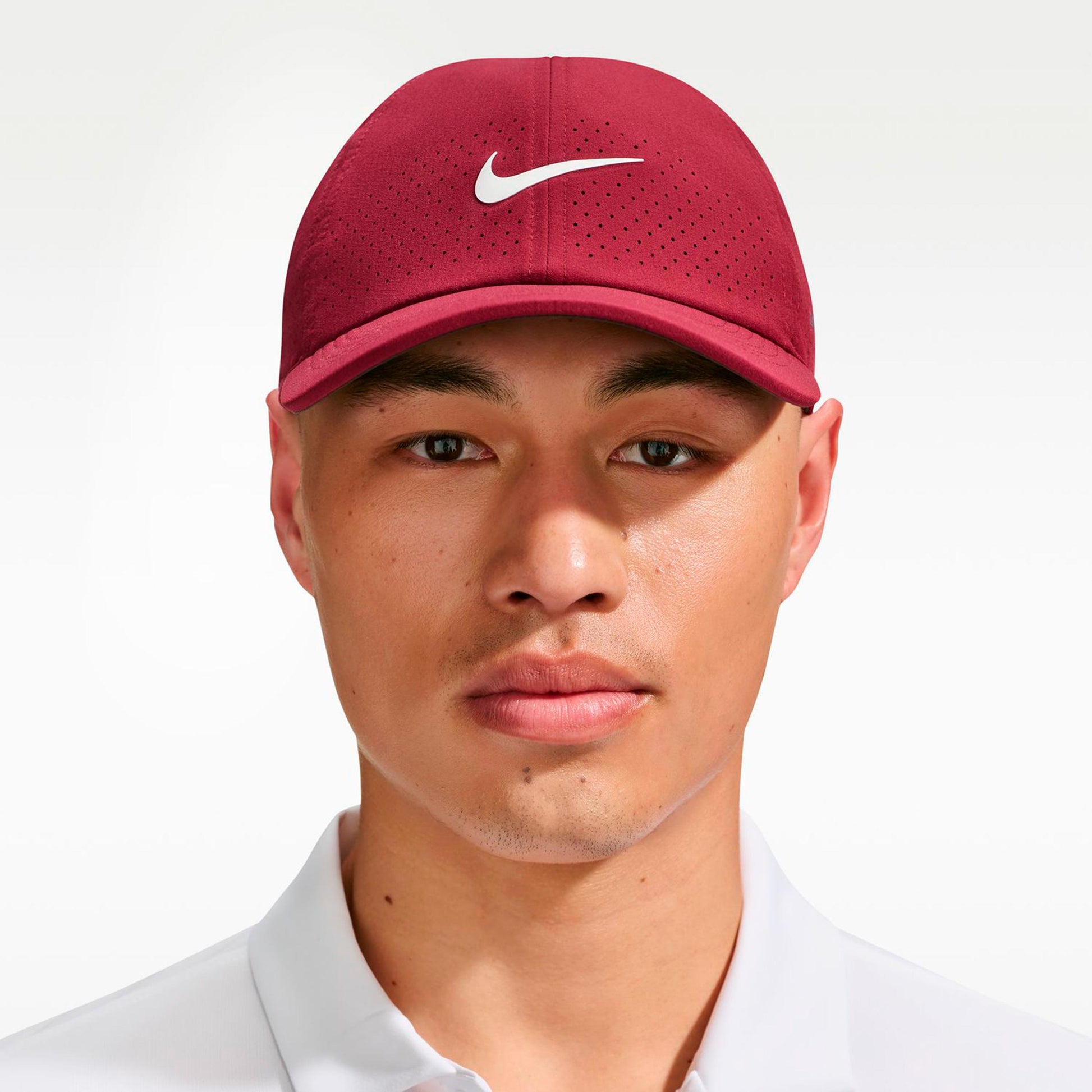 Nike Dri-Fit Advantage Club Čepice Unisex - červené víno, krémová
