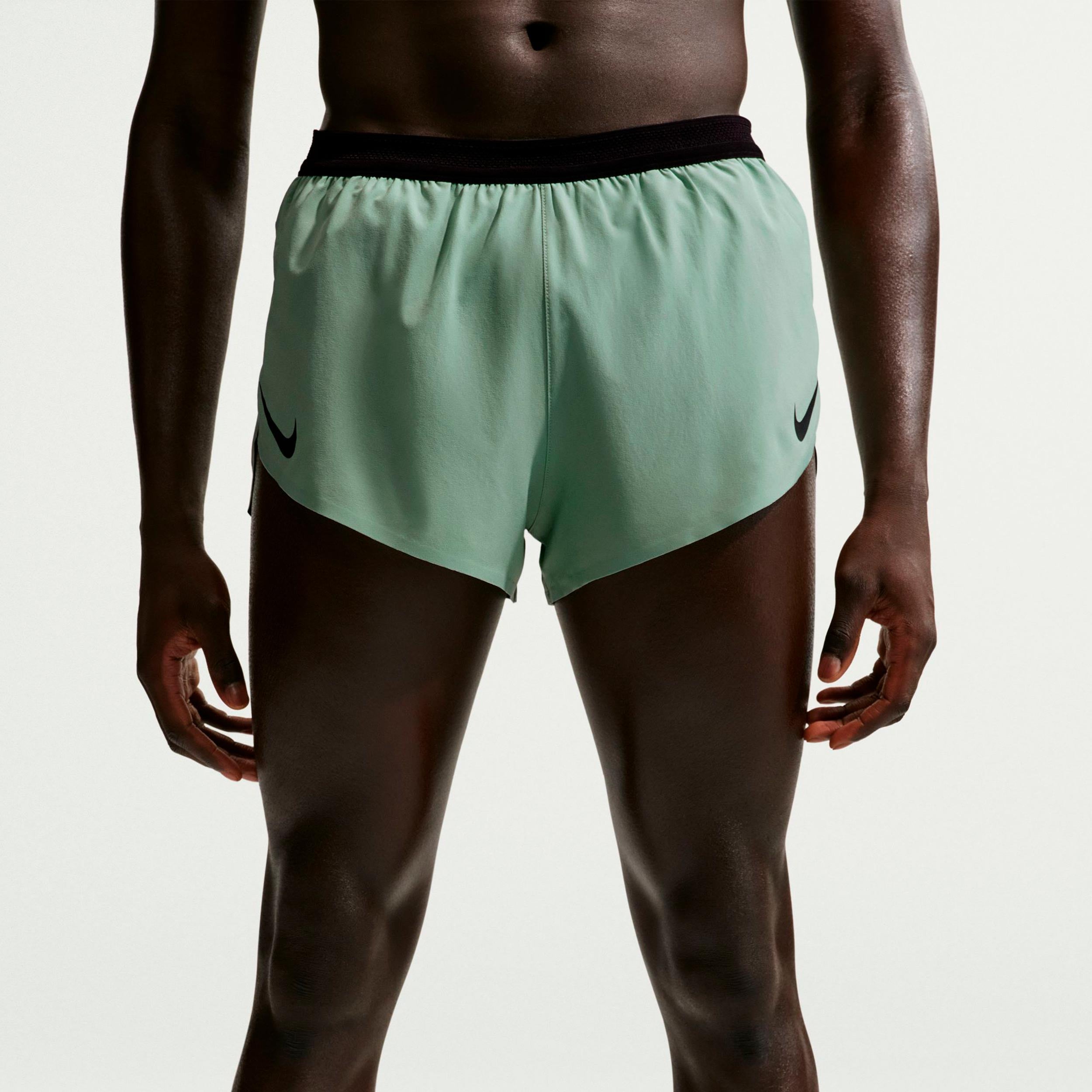Nike AeroSwift Běžecké šortky Muži - olivová, černá