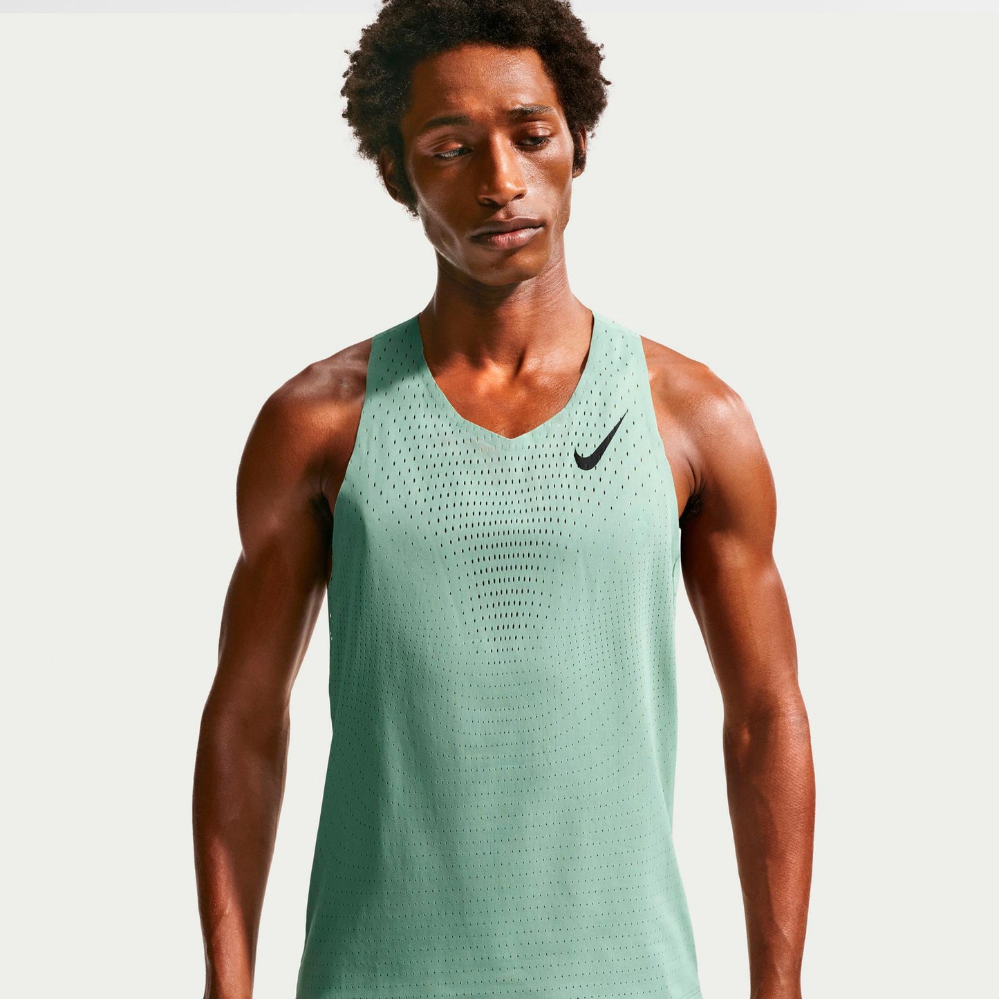 Nike AeroSwift Běžecké tričko Muži - olivová, černá