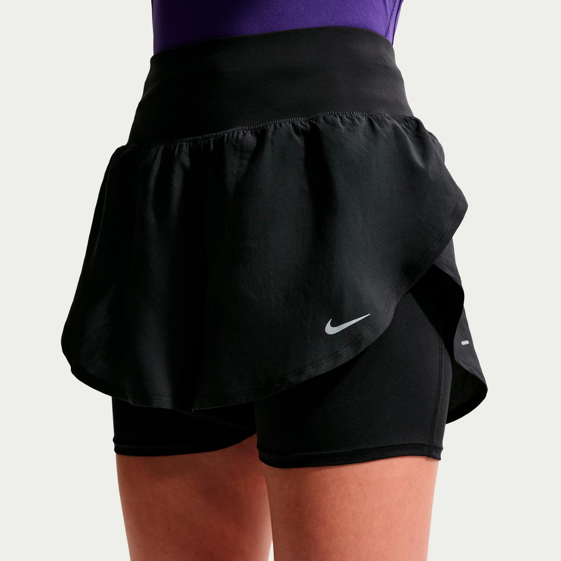 Nike Flow 2in1  Běžecké šortky Dámy - černá, černá