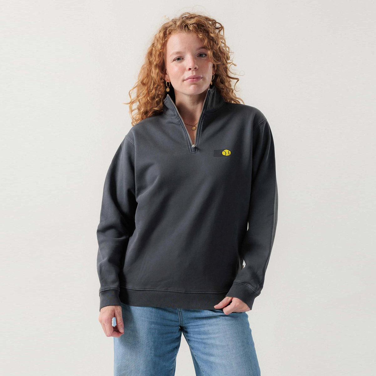 Lobster & Lemonade Snoopy Big Serve Energy – '83 Half Zip Mikina Unisex - tmavě šedá
