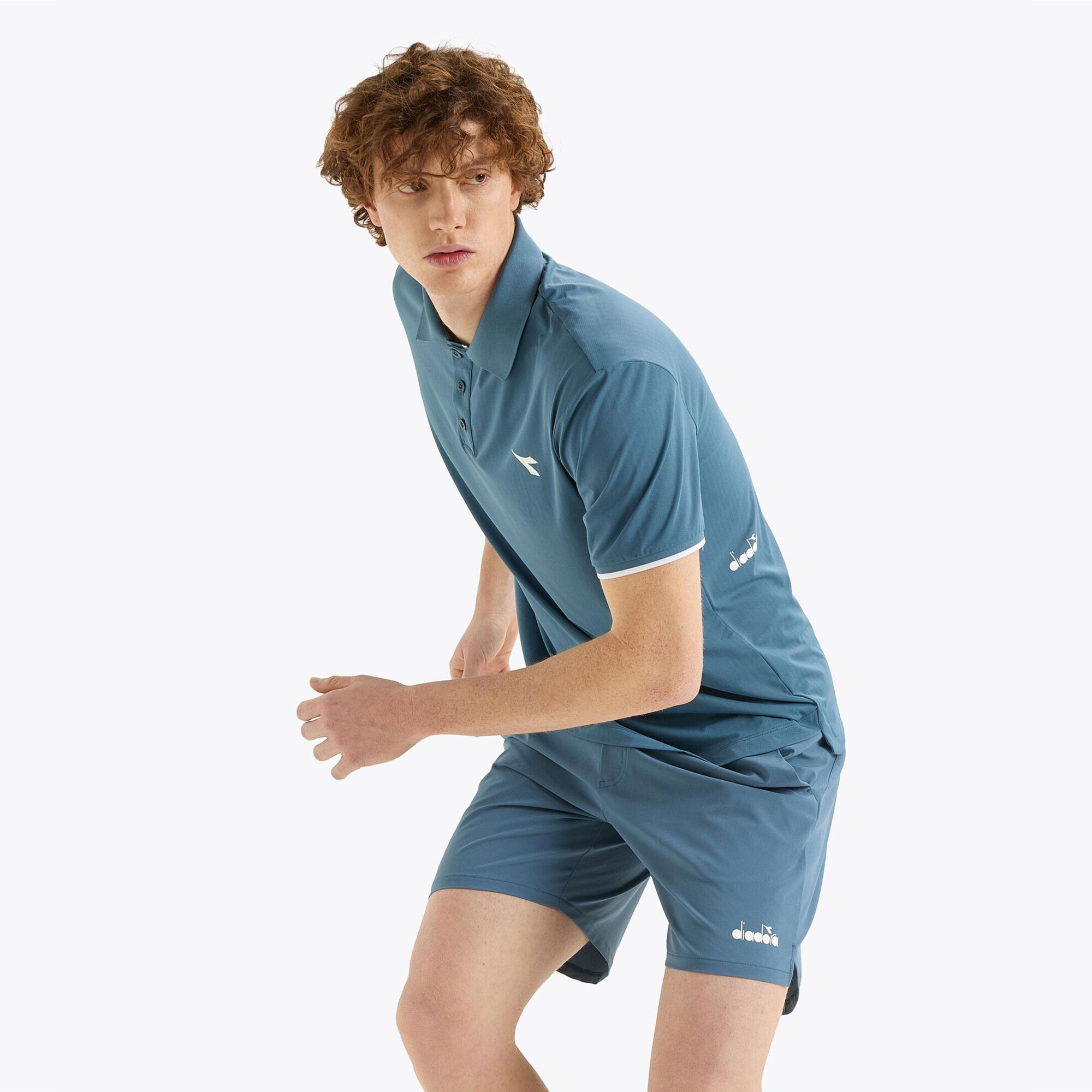 Diadora