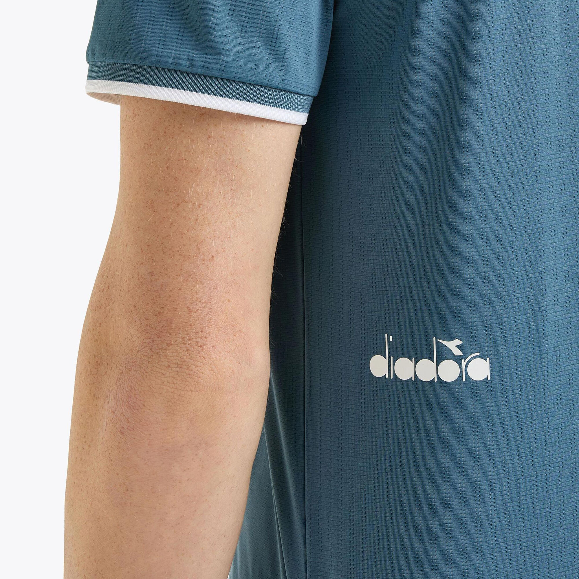Diadora